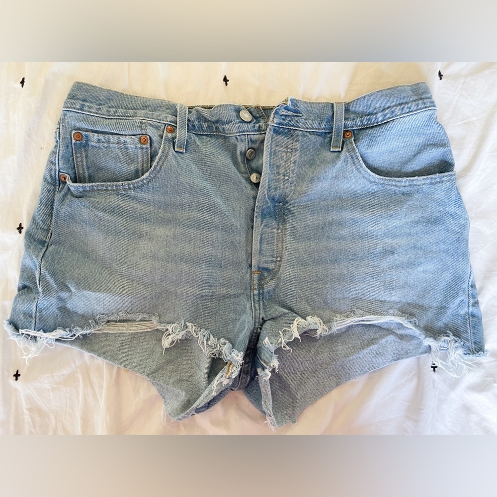 Levi’s 501 cutoff short